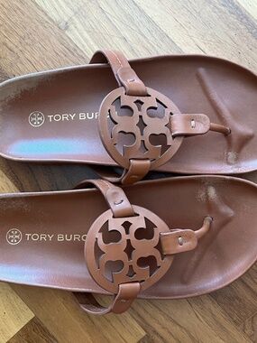 Tory Burch tan boat sandals 8